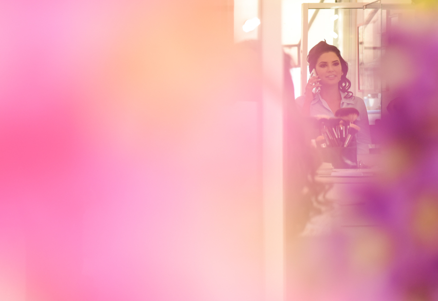 Novia alistandose para su boda 