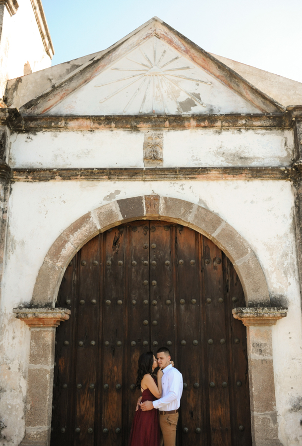 Comprometidos en capilla de Nogueras, Comala