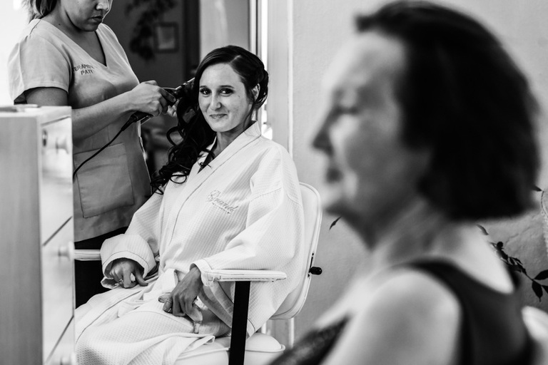 Bride make up with her grandmother