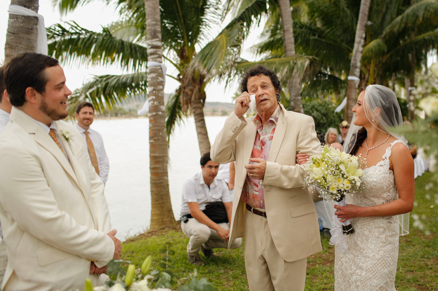 Father's bride crying