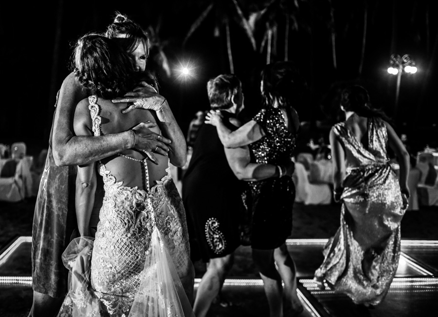 Special hug in the wedding party