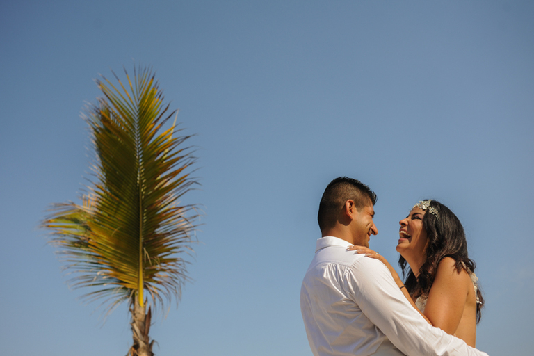 Novios felices