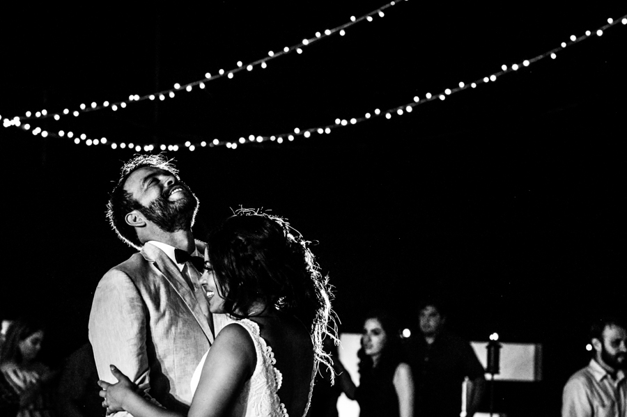 El novio disfrutando su vals