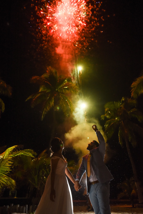 Fuegos pirotécnicos en la boda / Fotógrafo en Bucerias