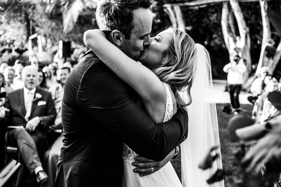 Wedding photographer in Martoca Beach Garden