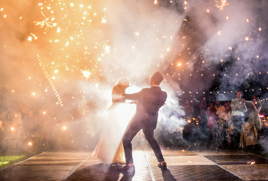 Wedding photographer in Martoca Beach Garden